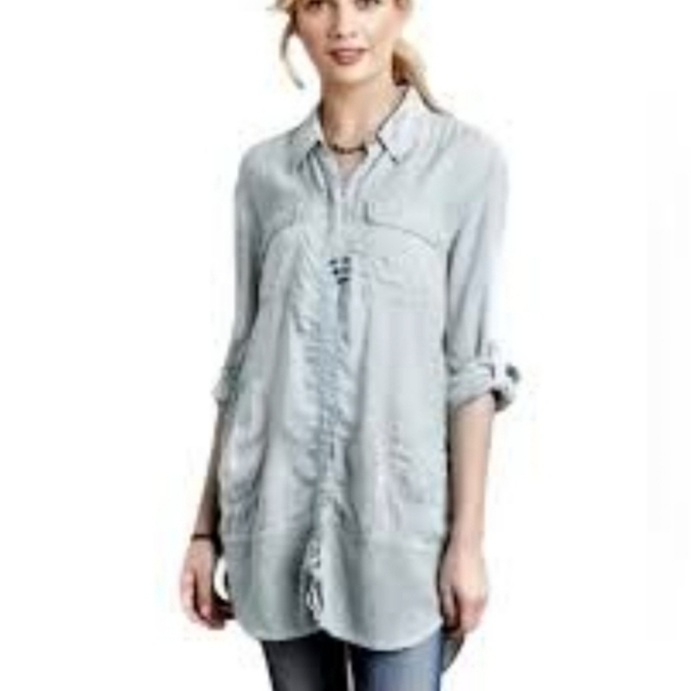 HOLDING HORSES Light Blue Button-Down Shirt